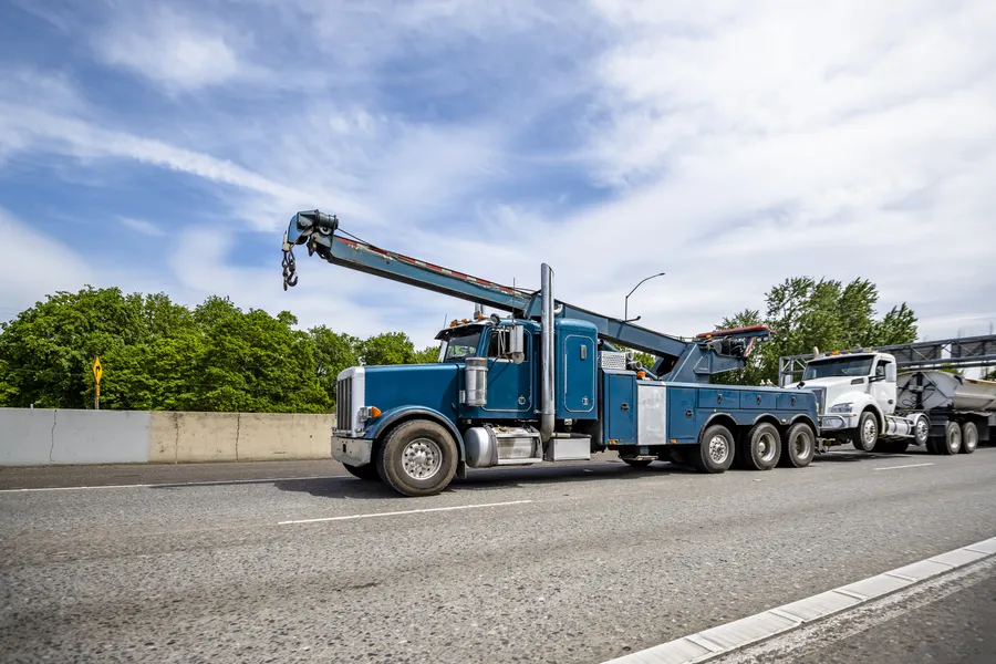 How Truck Towing Services Support Roadside Emergencies Denver, CO